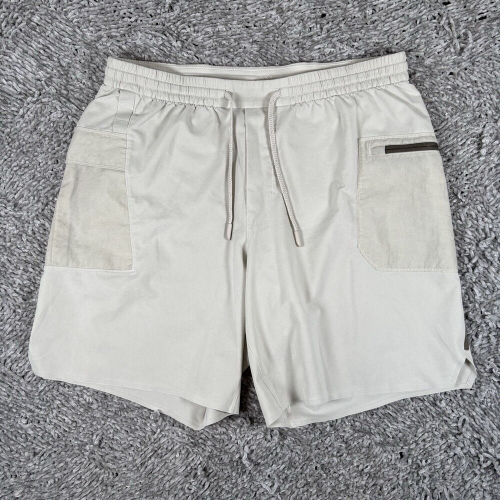Lululemon Water Repellent Hiking Shorts Mens Large Beige Zip Pockets Activewear